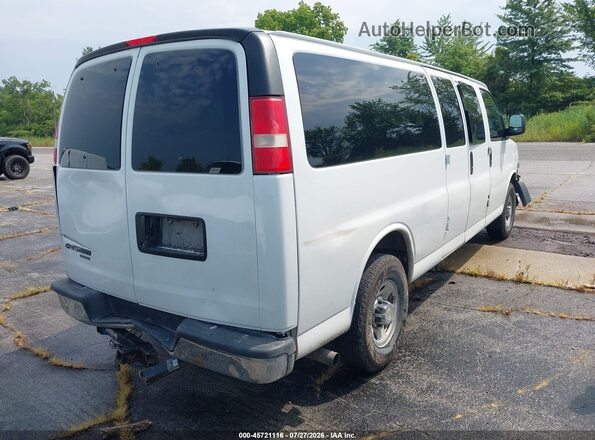 1GAZGPFG8G1283180 2016 CHEVROLET EXPRESS White Tył prawy