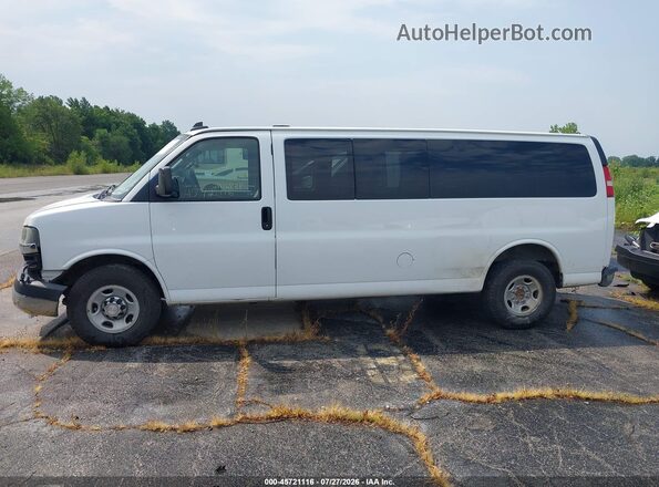 1GAZGPFG8G1283180 2016 CHEVROLET EXPRESS White Widok wnętrza 360 stopni