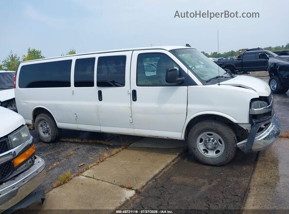 1GAZGPFG8G1283180 2016 CHEVROLET EXPRESS White Widok wnętrza z tyłu