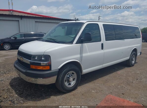 1GAZGPFG9H1249587 2017 CHEVROLET EXPRESS White წინა მარცხენა ხედი სამი მეოთხედიდან