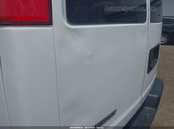 1GAZGPFG9H1249587 2017 CHEVROLET EXPRESS White ხელსაწყოთა პანელის ხედი