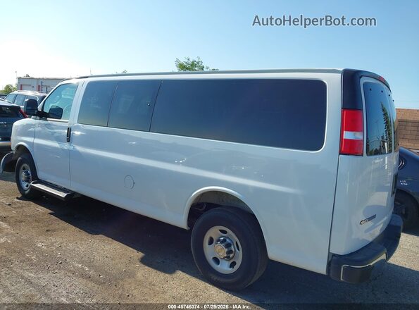 1GAZGPFPXS1261593 2025 CHEVROLET EXPRESS White სალონის 360-გრადუსიანი ხედი