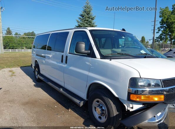 1GAZGPFPXS1261593 2025 CHEVROLET EXPRESS White უკანა სალონის ხედი