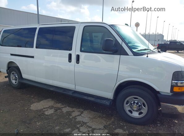 1GAZGPFPXS1277115 2025 CHEVROLET EXPRESS White სალონის 360-გრადუსიანი ხედი