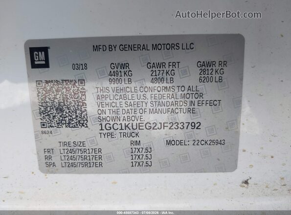 1GC1KUEG2JF233792 2018 CHEVROLET SILVERADO White Vista del compartimento del motor