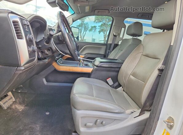 1GC1KWEY5JF124263 2018 CHEVROLET SILVERADO White Вид салону спереду