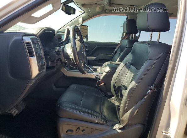 1GC1KWEY6JF263317 2018 CHEVROLET SILVERADO Silver Front interior view