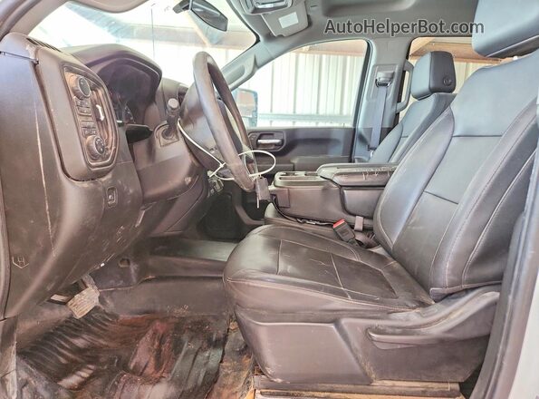 1GC1YLE70PF175988 2023 CHEVROLET SILVERADO White Вид салону спереду