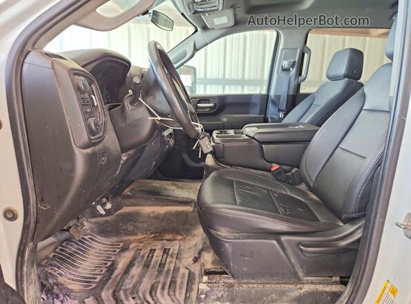 1GC1YLE7XPF175948 2023 CHEVROLET SILVERADO White წინა სალონის ხედი