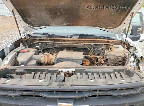 1GC2KLE72SF318809 2025 CHEVROLET SILVERADO White Widok wnętrza z tyłu