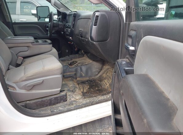 1GC2KUEY4HZ351025 2017 CHEVROLET SILVERADO Белый Вид салона спереди