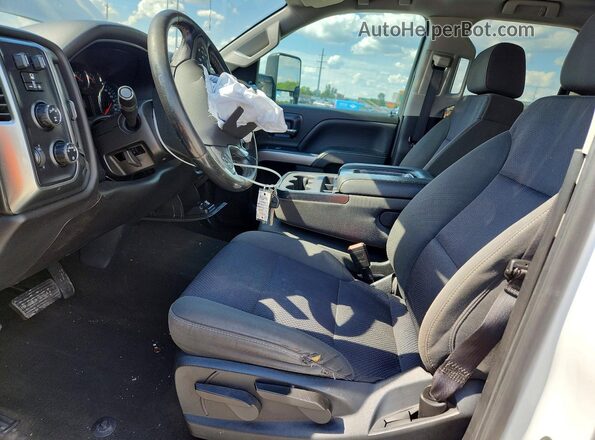 1GC2KVEG3JZ250268 2018 CHEVROLET SILVERADO Белый Вид салона спереди