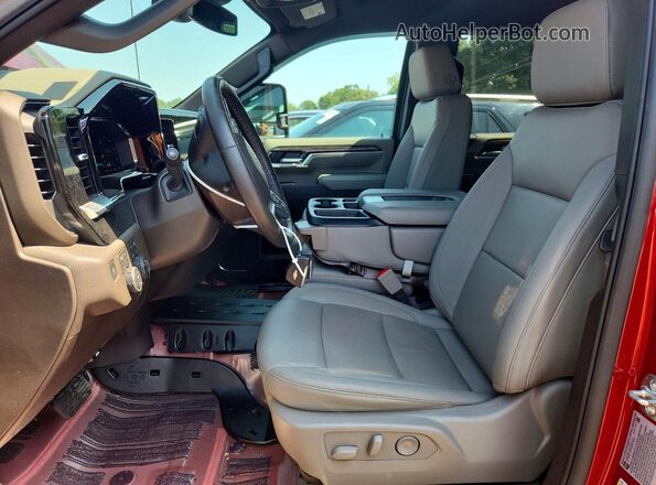 1GC4KPE78TF108071 2026 CHEVROLET SILVERADO Red Vista interior delantera