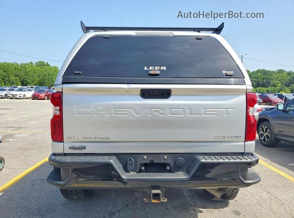 1GC4YME70PF102414 2023 CHEVROLET SILVERADO Серебряный Вид сзади