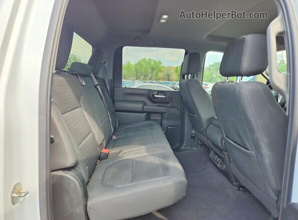 1GC4YNE70MF217063 2021 CHEVROLET SILVERADO White Widok tylnych siedzeń