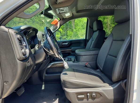 1GC4YNE70NF163586 2022 CHEVROLET SILVERADO White Вид салону спереду