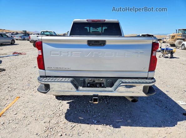 1GC4YNE7XLF330906 2020 CHEVROLET SILVERADO Серебряный Вид сзади