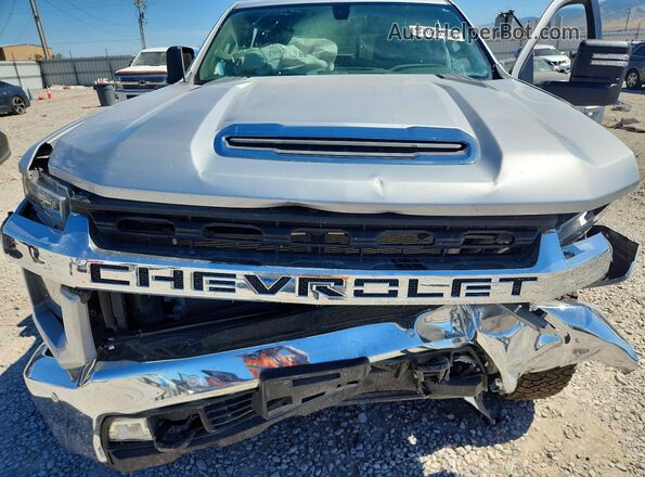 1GC4YNE7XLF330906 2020 CHEVROLET SILVERADO Серебряный Вид задней части салона