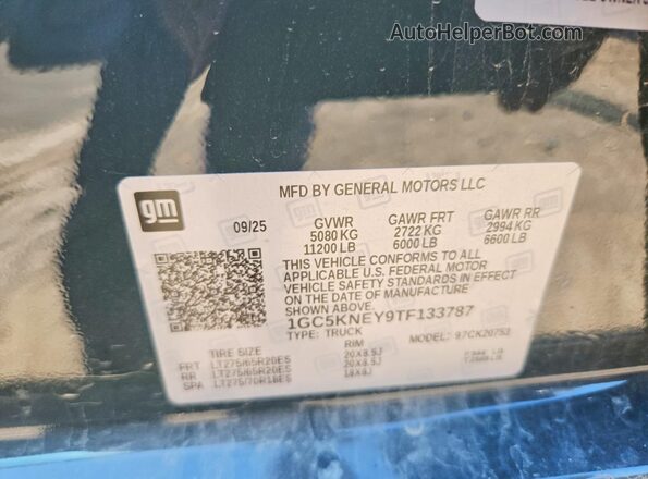 1GC5KNEY9TF133787 2026 CHEVROLET SILVERADO Green ძრავის განყოფილების ხედი