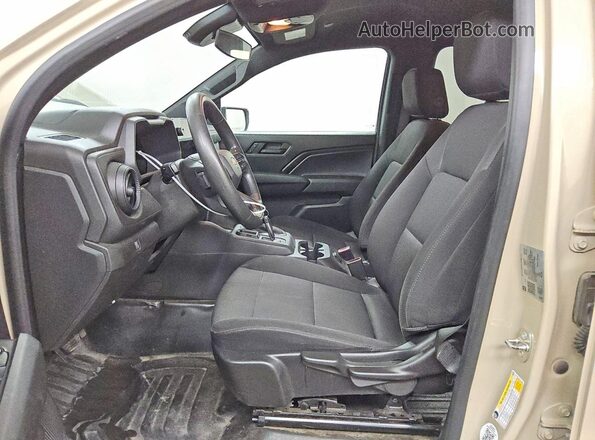 1GCGSBEC8P1171428 2023 CHEVROLET COLORADO Brown წინა სალონის ხედი