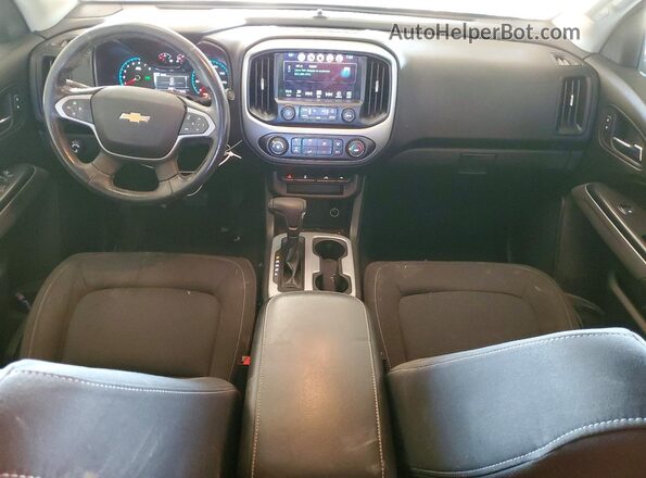 1GCGSCEN5J1313782 2018 CHEVROLET COLORADO Серебряный Вид панели приборов
