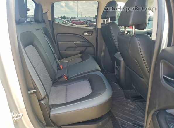 1GCGSDEN5H1218946 2017 CHEVROLET COLORADO Silver Widok tylnych siedzeń