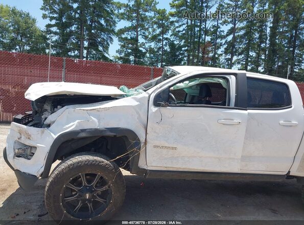 1GCGSDEN7J1323073 2018 CHEVROLET COLORADO White Widok z przodu