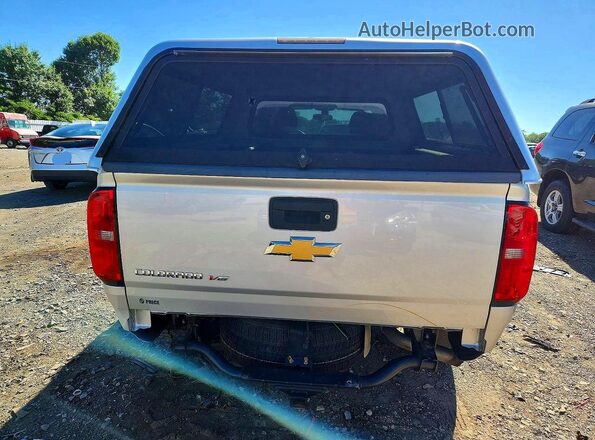 1GCGTBEN2K1207847 2019 CHEVROLET COLORADO Silver Widok z tyłu