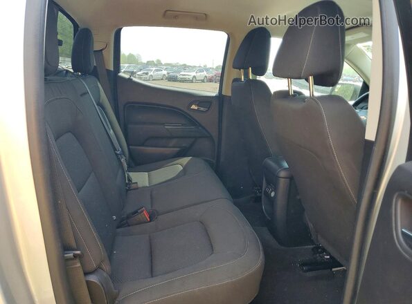 1GCGTCEN1J1251035 2018 CHEVROLET COLORADO Silver Widok tylnych siedzeń