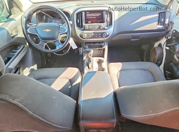 1GCGTCEN8L1189930 2020 CHEVROLET COLORADO Белый Вид панели приборов