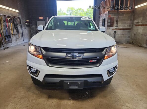 1GCGTDEN1J1207686 2018 CHEVROLET COLORADO Белый Вид спереди