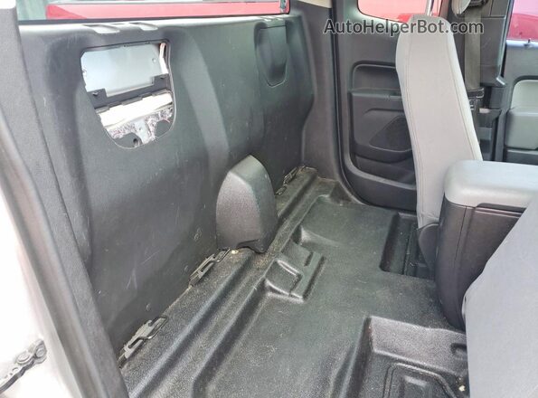 1GCHSBEA4J1309380 2018 CHEVROLET COLORADO White Widok tylnych siedzeń