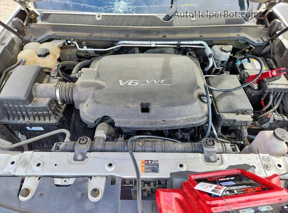 1GCHTCEN6J1158435 2018 CHEVROLET COLORADO Silver Rear interior view