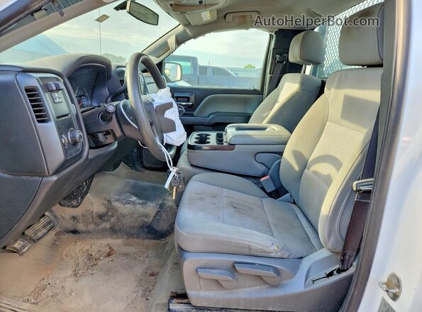 1GCNCNEC8JZ317728 2018 CHEVROLET SILVERADO Белый Вид салона спереди