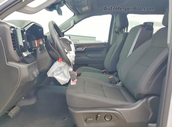 1GCPAWEK0TZ168567 2026 CHEVROLET SILVERADO White Front interior view