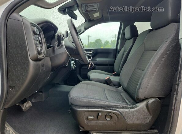 1GCPDBEK5NZ547342 2022 CHEVROLET SILVERADO Silver Front interior view