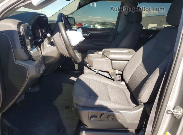 1GCPDDEK6PZ226988 2023 CHEVROLET SILVERADO Gray Widok wnętrza z przodu