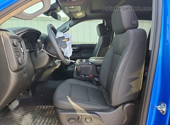 1GCPKBEK0TZ217997 2026 CHEVROLET SILVERADO Синий Вид салона спереди