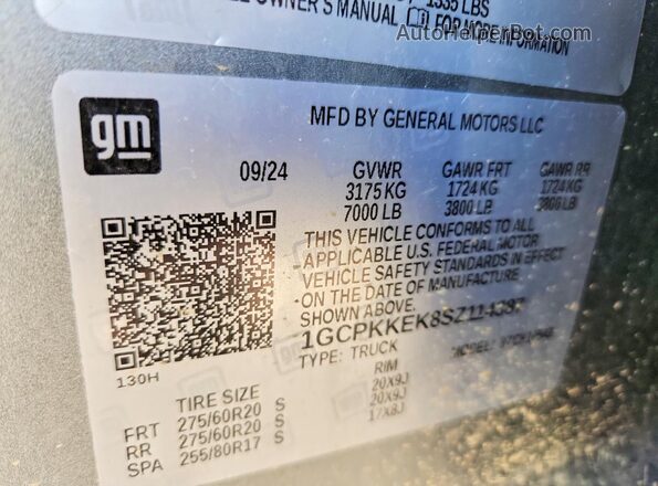 1GCPKKEK8SZ114387 2025 CHEVROLET SILVERADO Silver Widok komory silnika