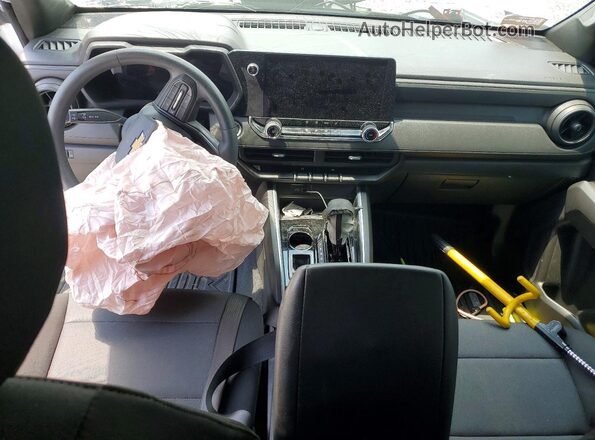 1GCPSBEK1S1167558 2025 CHEVROLET COLORADO White Առջևի վահանակի տեսք
