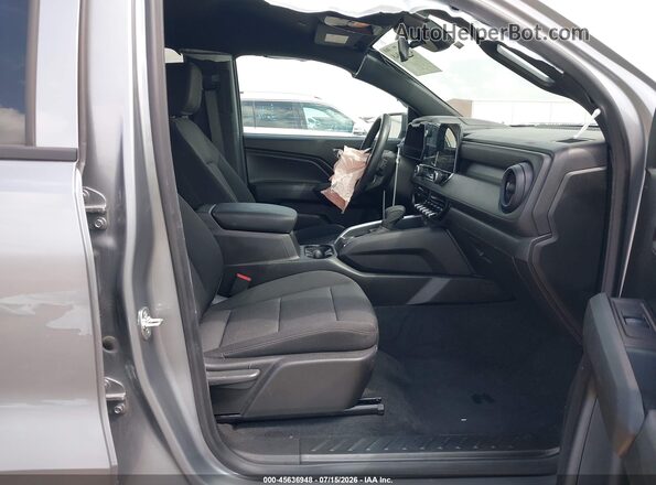 1GCPSBEK1T1111511 2026 CHEVROLET COLORADO Silver Widok wnętrza z przodu