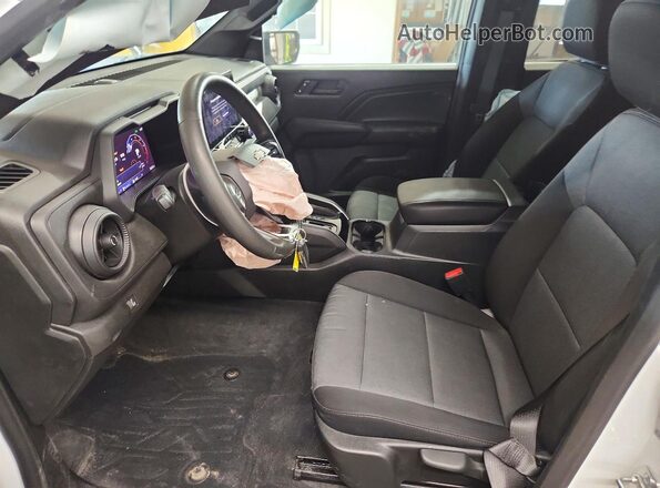 1GCPSBEK1T1171000 2026 CHEVROLET COLORADO Белый Вид салона спереди