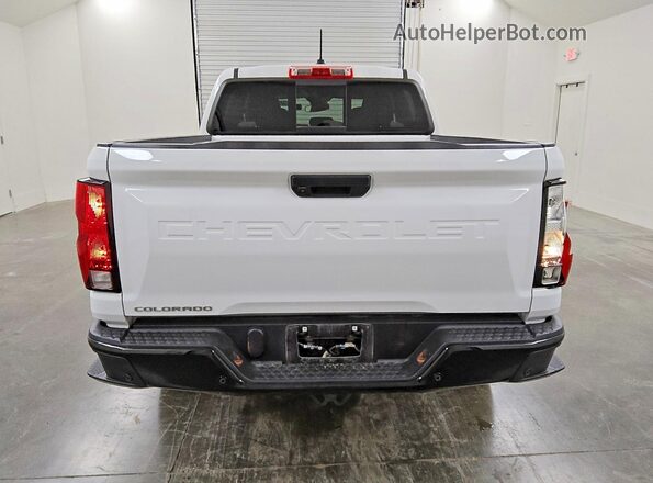1GCPSBEK4S1161916 2025 CHEVROLET COLORADO White Вид ззаду