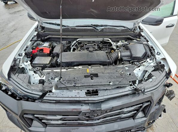 1GCPSBEK4T1174814 2026 CHEVROLET COLORADO White Rear interior view
