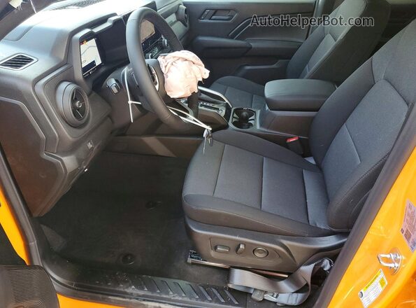 1GCPSBEK5T1178242 2026 CHEVROLET COLORADO Оранжевый Вид салона спереди