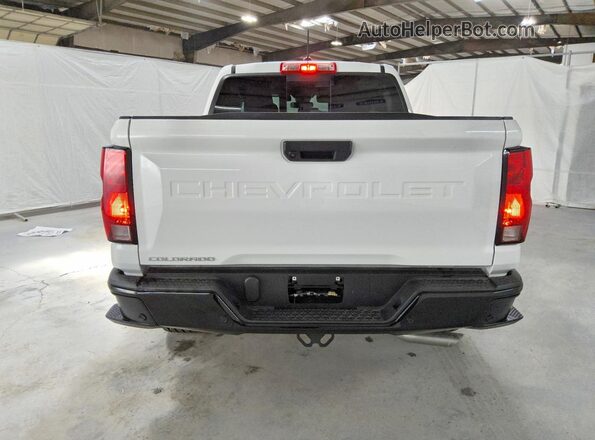 1GCPSBEK7T1167419 2026 CHEVROLET COLORADO White Вид ззаду