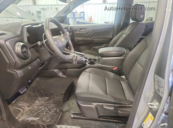 1GCPSBEK9T1173495 2026 CHEVROLET COLORADO Silver Vista interior delantera