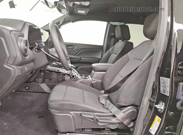 1GCPSBEK9T1174078 2026 CHEVROLET COLORADO Black Widok wnętrza z przodu