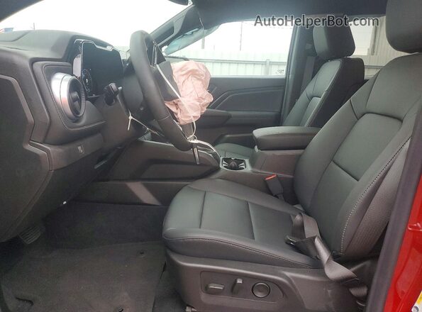 1GCPSCEK8T1225527 2026 CHEVROLET COLORADO Бордовый Вид салона спереди