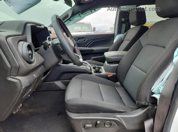 1GCPTBEK9S1137074 2025 CHEVROLET COLORADO White Вид салону спереду